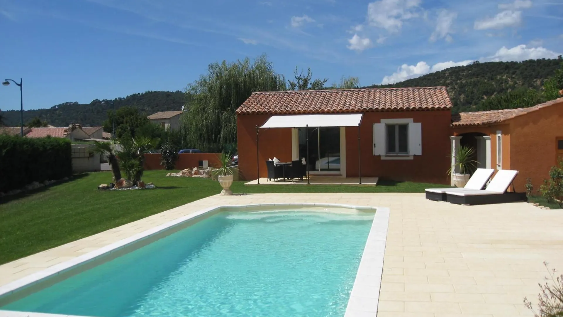 Villas De Standing A Greoux Les Bains